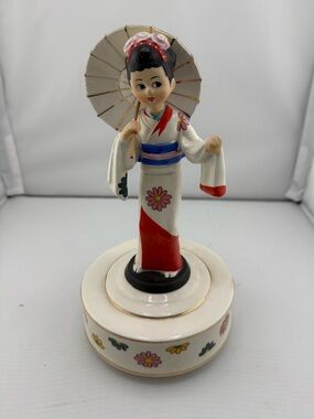 Porcelain Geisha Figurine Music Box - White and Red